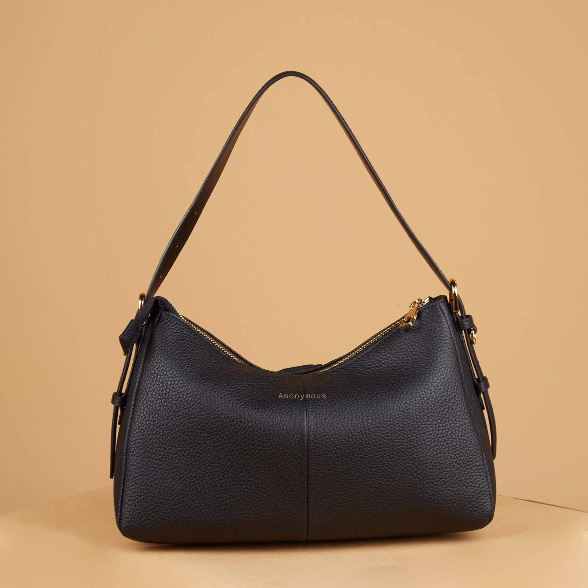 Anonymous Aerie Shoulder Bag Grained Leather (Tas Kulit)