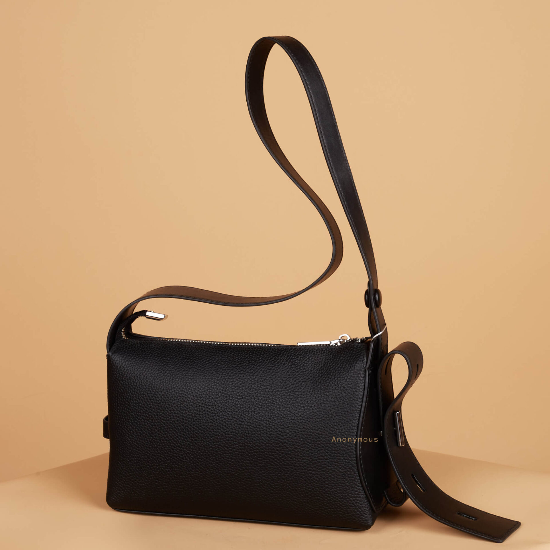 Anonymous Biyan Sling Bag Grained Leather No Brand (Tas Kulit)